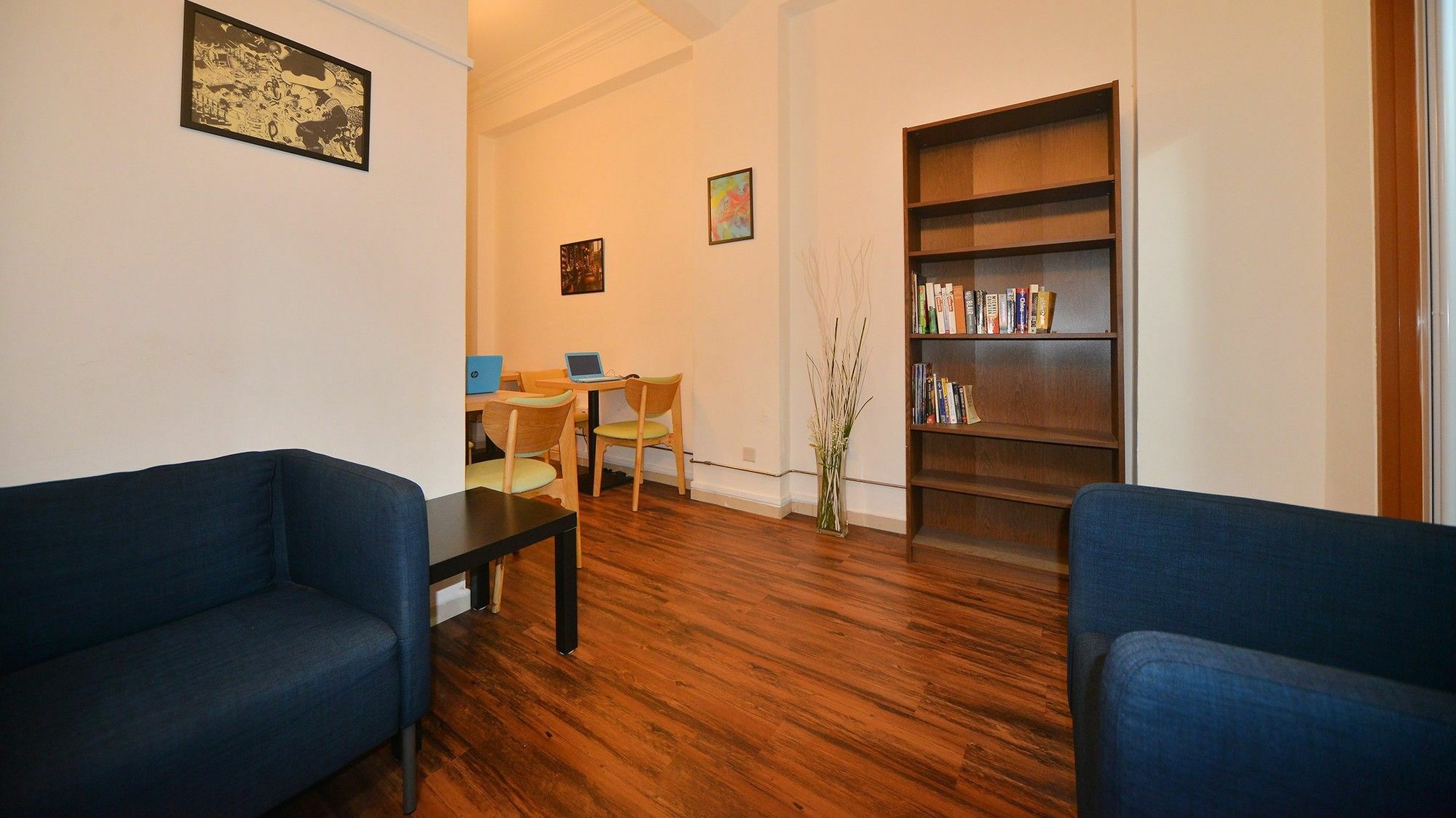 Zen Hostel Aljunied Singapore Exteriör bild