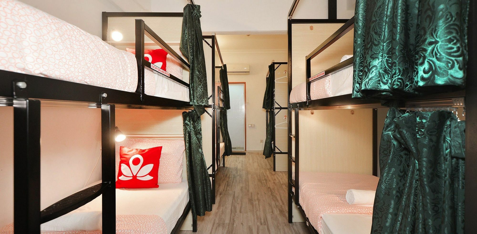Zen Hostel Aljunied Singapore Exteriör bild