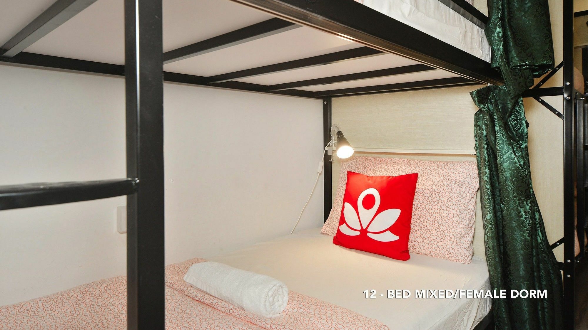 Zen Hostel Aljunied Singapore Exteriör bild